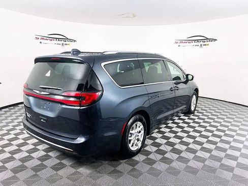 Used 2021 Chrysler Pacifica Touring-L w/ Premium & Safety Sphere Group FWD image 8