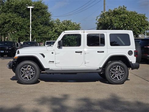 New 2025 Jeep Wrangler Unlimited Sahara image 4