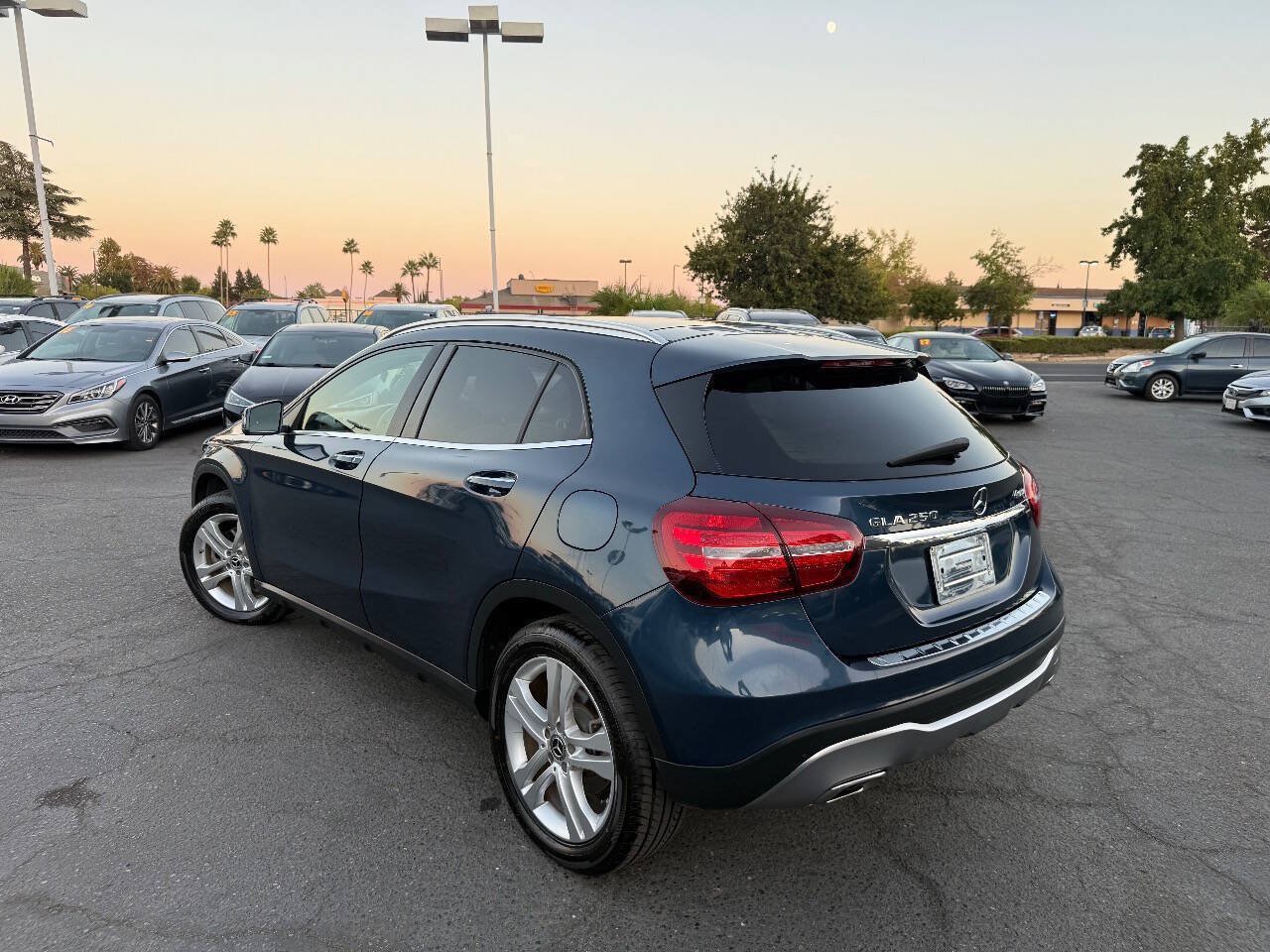 Used 2019 Mercedes-Benz GLA 250 4MATIC image 5
