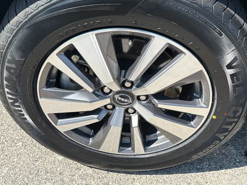 Certified 2023 Nissan Pathfinder SL AWD/4WD image 9