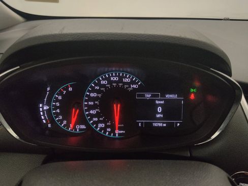 Used 2018 Chevrolet Trax LT w/ LT Convenience Package FWD image 23