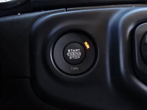 Used 2022 Jeep Wrangler Unlimited Sahara image 29