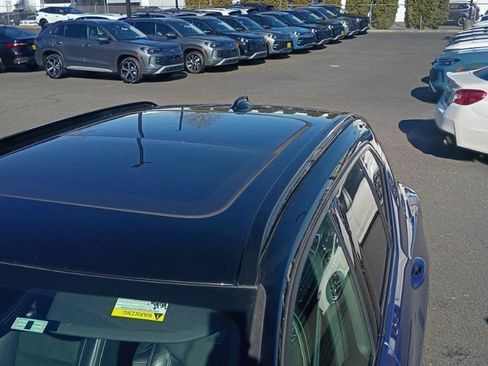 Used 2021 Volvo XC40 T5 R-Design w/ Advanced Package image 59