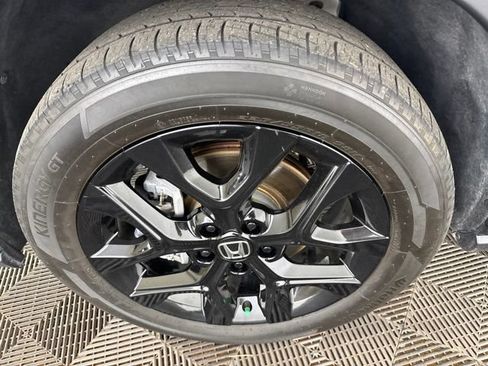 Certified 2025 Honda HR-V Sport image 31