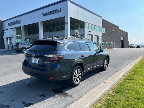 Certified 2025 Subaru Outback Premium AWD/4WD image 7