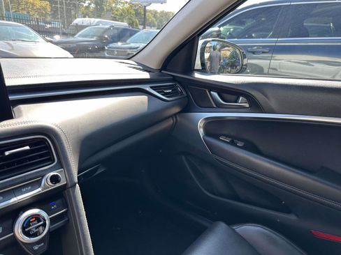 Used 2023 Genesis G70 2.0T image 28