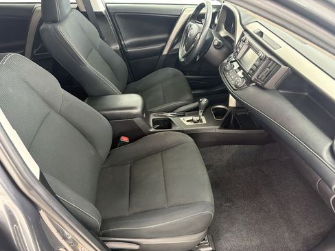 Used 2018 Toyota RAV4 XLE w/ Plus Extra Value Package AWD/4WD image 28