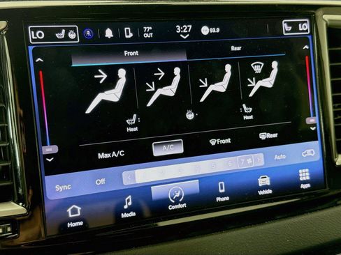 Used 2024 Chrysler Pacifica Touring-L FWD image 15