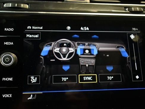 Used 2022 Volkswagen Tiguan SE R-Line image 59