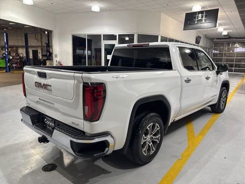 Used 2025 GMC Sierra 1500 SLT AWD/4WD image 9