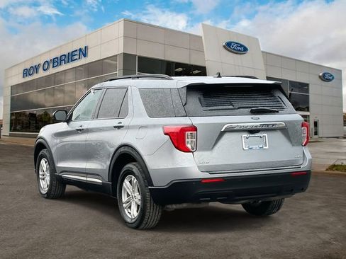 Certified 2023 Ford Explorer XLT image 3