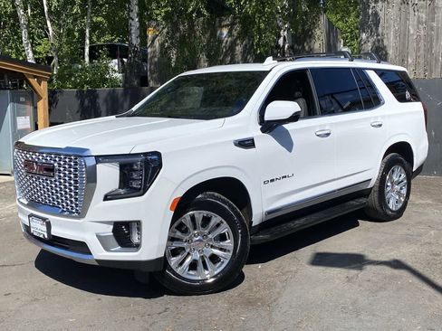 Used 2024 GMC Yukon Denali AWD/4WD image 1