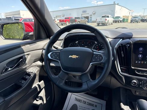 Used 2023 Chevrolet Traverse LT w/ LT Premium Package AWD/4WD image 14