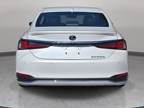 Used 2024 Lexus ES 300h Ultra Luxury w/ Accessory Package (Z2) image 6