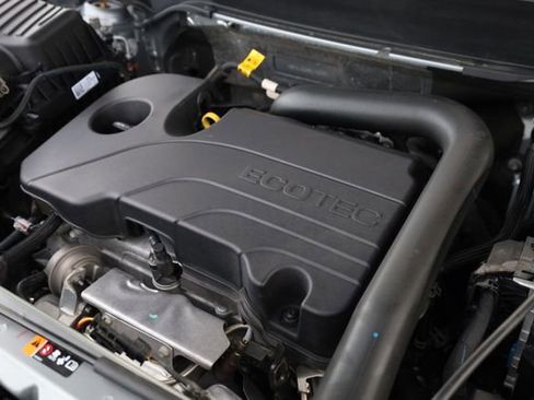 Used 2024 GMC Terrain SLT image 9