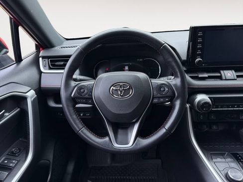 Used 2022 Toyota RAV4 SE w/ Weather & Moonroof Package AWD/4WD image 12