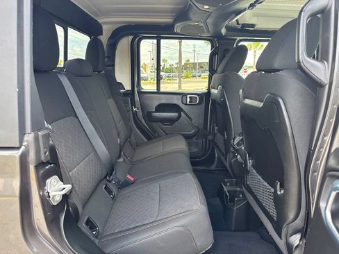 Used 2026 Jeep Gladiator Mojave AWD/4WD image 18
