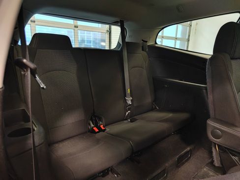 Used 2017 Chevrolet Traverse LT w/ Style and Technology Package image 19