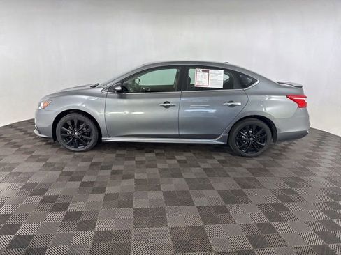 Used 2017 Nissan Sentra SR w/ SR Midnight Edition image 10