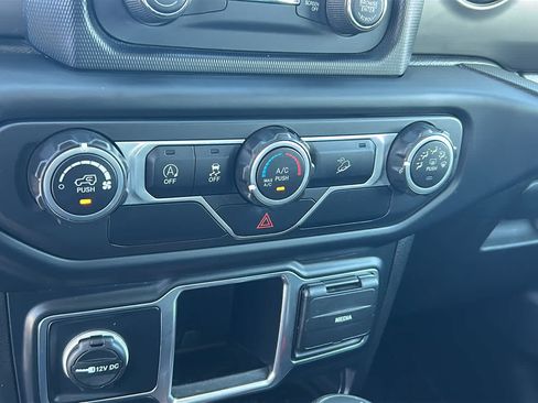 Used 2019 Jeep Wrangler Unlimited Sport AWD/4WD image 14