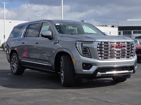 New 2026 GMC Yukon XL Denali w/ Denali Reserve Package image 24