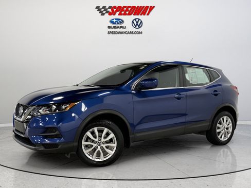Used 2022 Nissan Rogue Sport S image 3