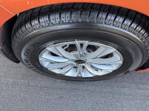 Used 2012 Hyundai Veloster image 23