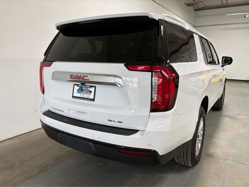 Used 2024 GMC Yukon XL SLE AWD/4WD image 8