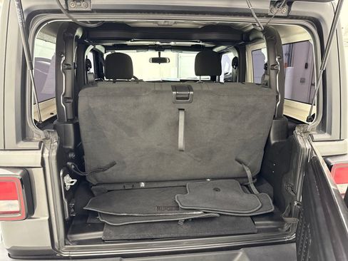 Used 2020 Jeep Wrangler Sport image 22