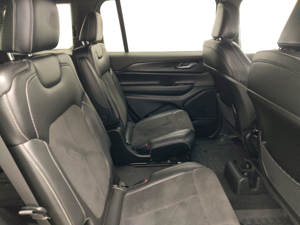 Used 2023 Jeep Grand Cherokee L Altitude AWD/4WD image 19