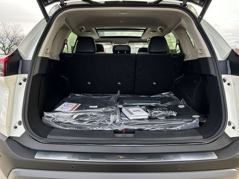 Certified 2023 Nissan Rogue SV w/ SV Premium B Package AWD/4WD image 17