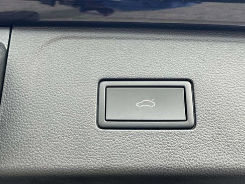 Used 2024 Volkswagen Atlas SE w/ Panoramic Sunroof Package image 23