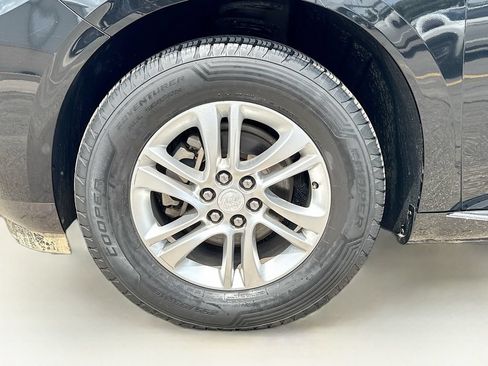 Used 2018 Buick Enclave Essence FWD image 41