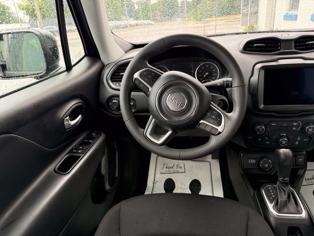 Used 2023 Jeep Renegade Latitude AWD/4WD image 13