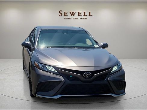 Used 2023 Toyota Camry XSE FWD image 7