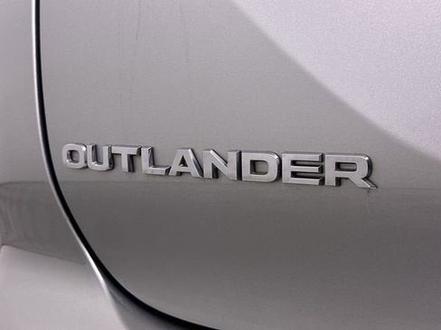 Used 2024 Mitsubishi Outlander SE image 66