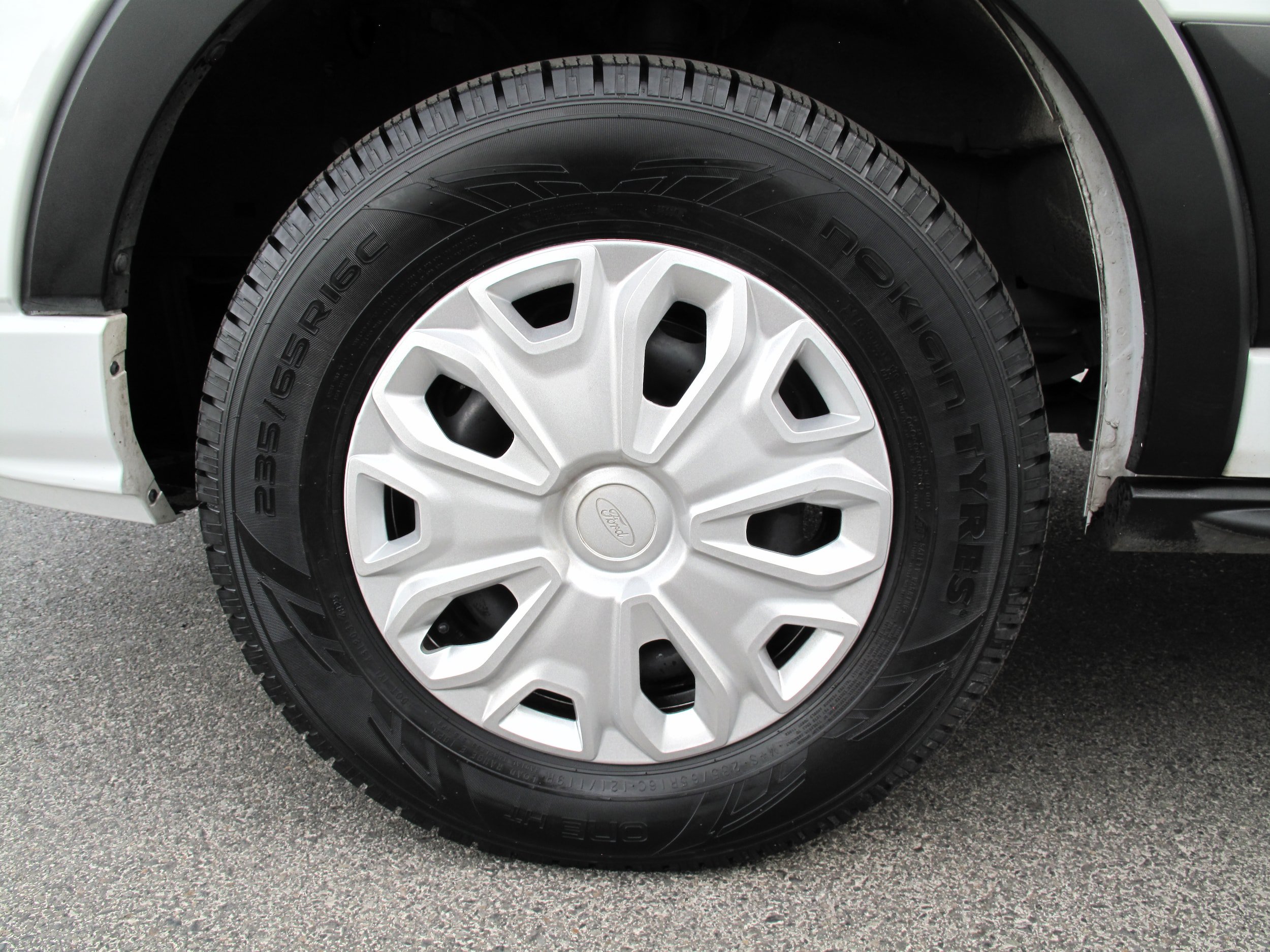 Used 2024 Ford Transit 350 XLT RWD image 8