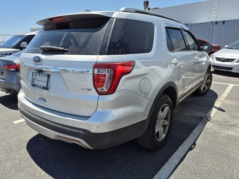 Used 2017 Ford Explorer XLT AWD/4WD image 7