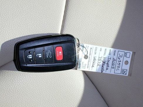 Used 2023 Toyota Highlander L image 30