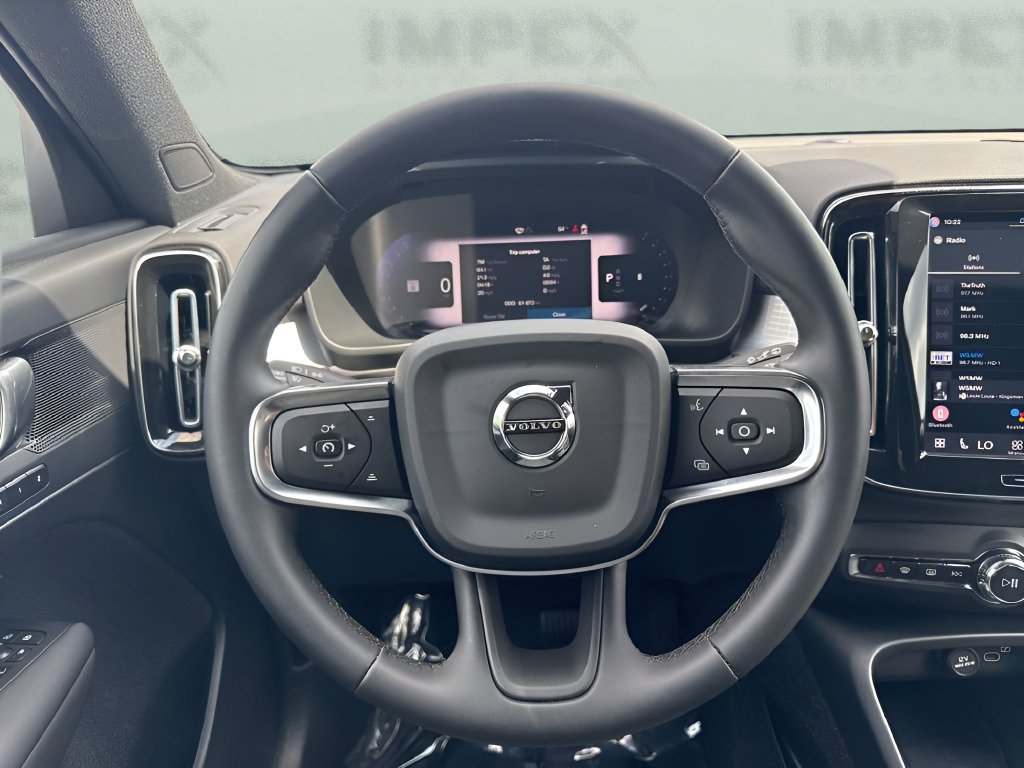 Used 2025 Volvo XC40 B5 Core AWD/4WD image 14