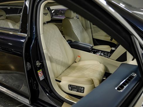 Used 2018 Bentley Flying Spur W12 AWD/4WD image 44