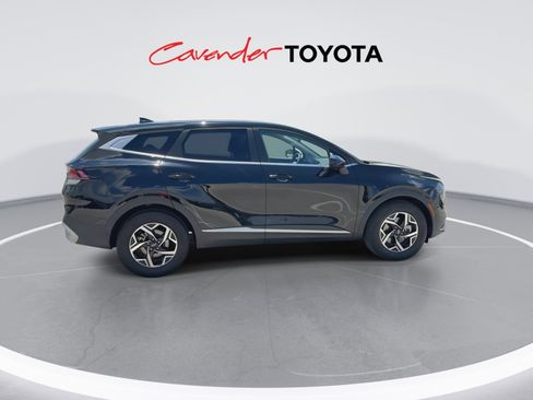 Used 2025 Kia Sportage LX FWD image 9