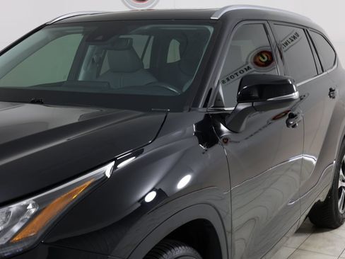 Used 2020 Toyota Highlander XLE image 58