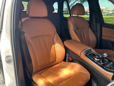 Used 2022 BMW X5 sDrive40i w/ M Sport Package RWD image 15
