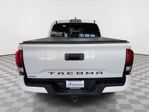 Used 2019 Toyota Tacoma TRD Sport AWD/4WD image 8