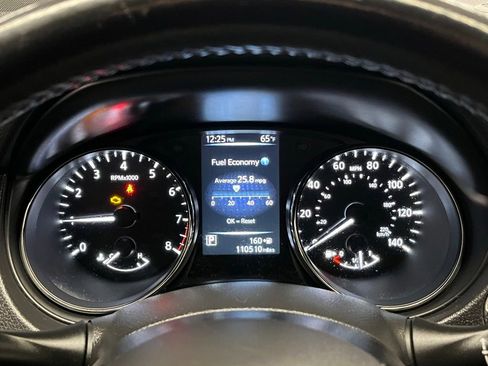 Used 2017 Nissan Rogue SL image 19