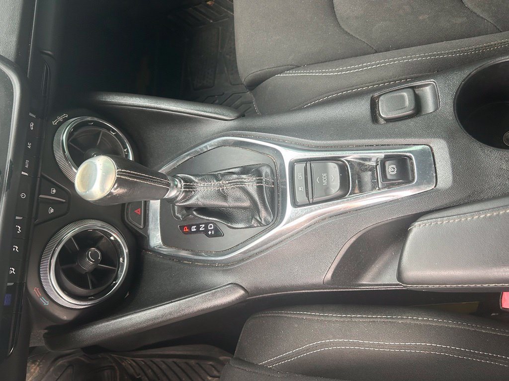 Used 2019 Chevrolet Camaro LT RWD image 14