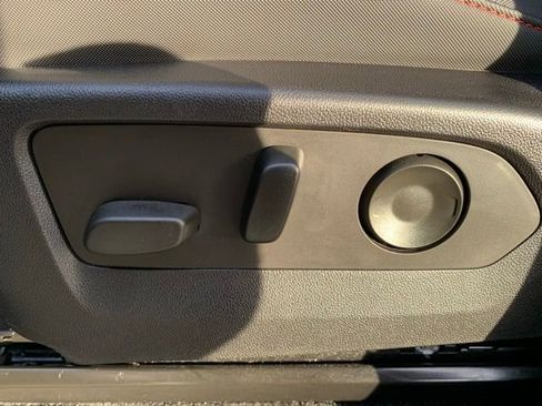 Used 2024 Chevrolet Colorado Z71 w/ Z71 Convenience Package 2 image 12