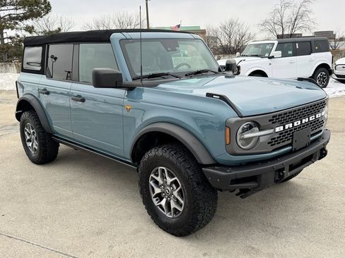 Used 2022 Ford Bronco Badlands image 6