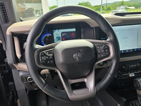 Used 2023 Ford Bronco Wildtrak AWD/4WD image 15